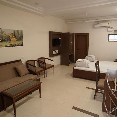 Narmada Vatika Hotel Jabalpur Exterior foto