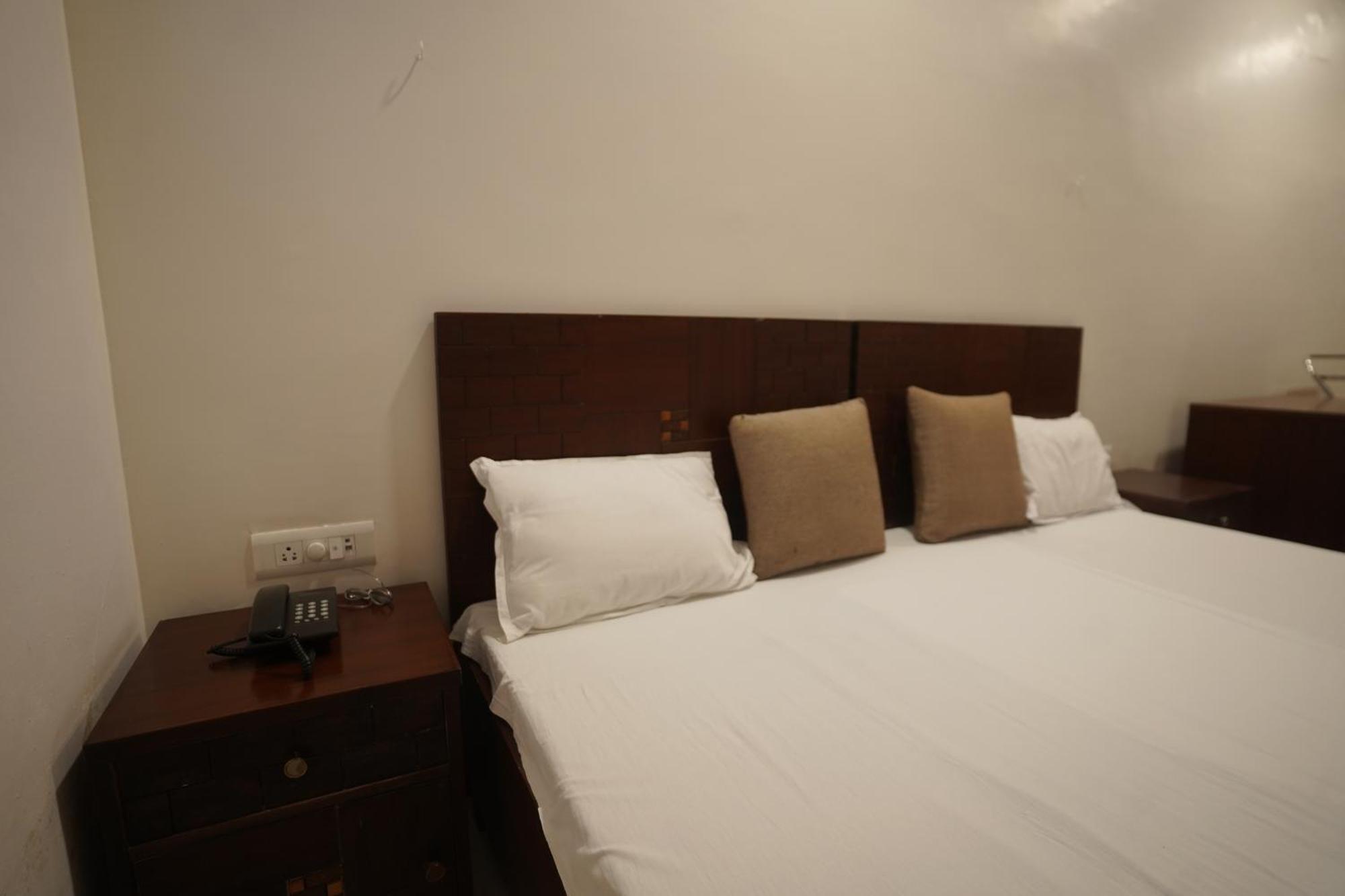 Narmada Vatika Hotel Jabalpur Exterior foto